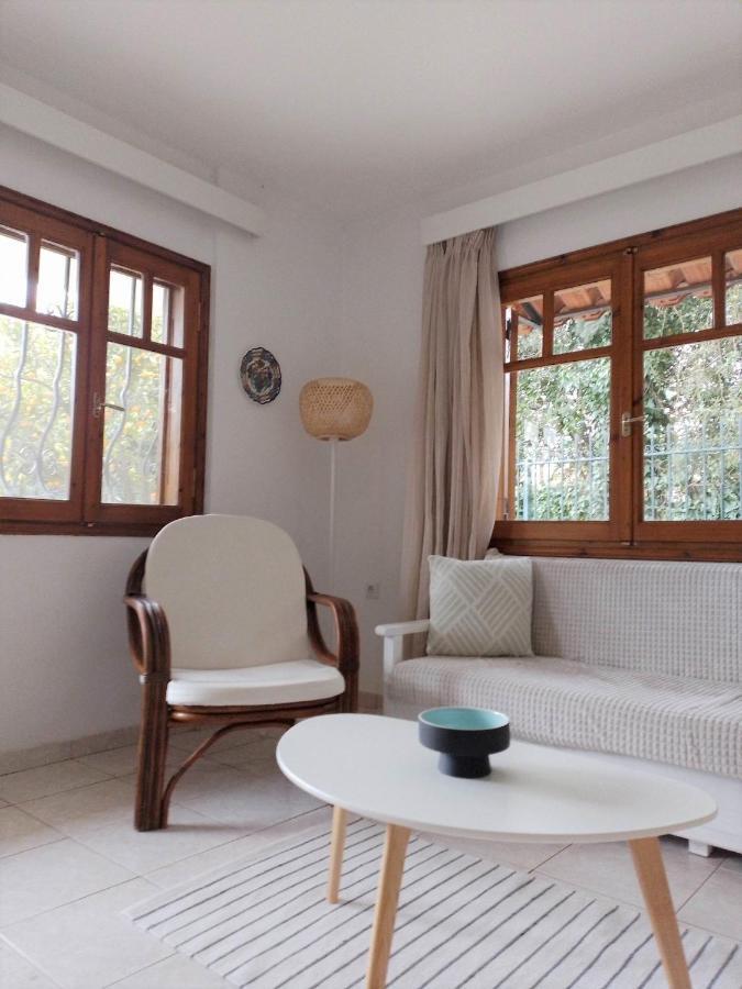 Small Theater Apartment Epidaurus Exterior foto